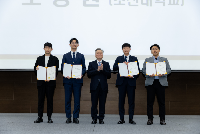 장학증서 전달